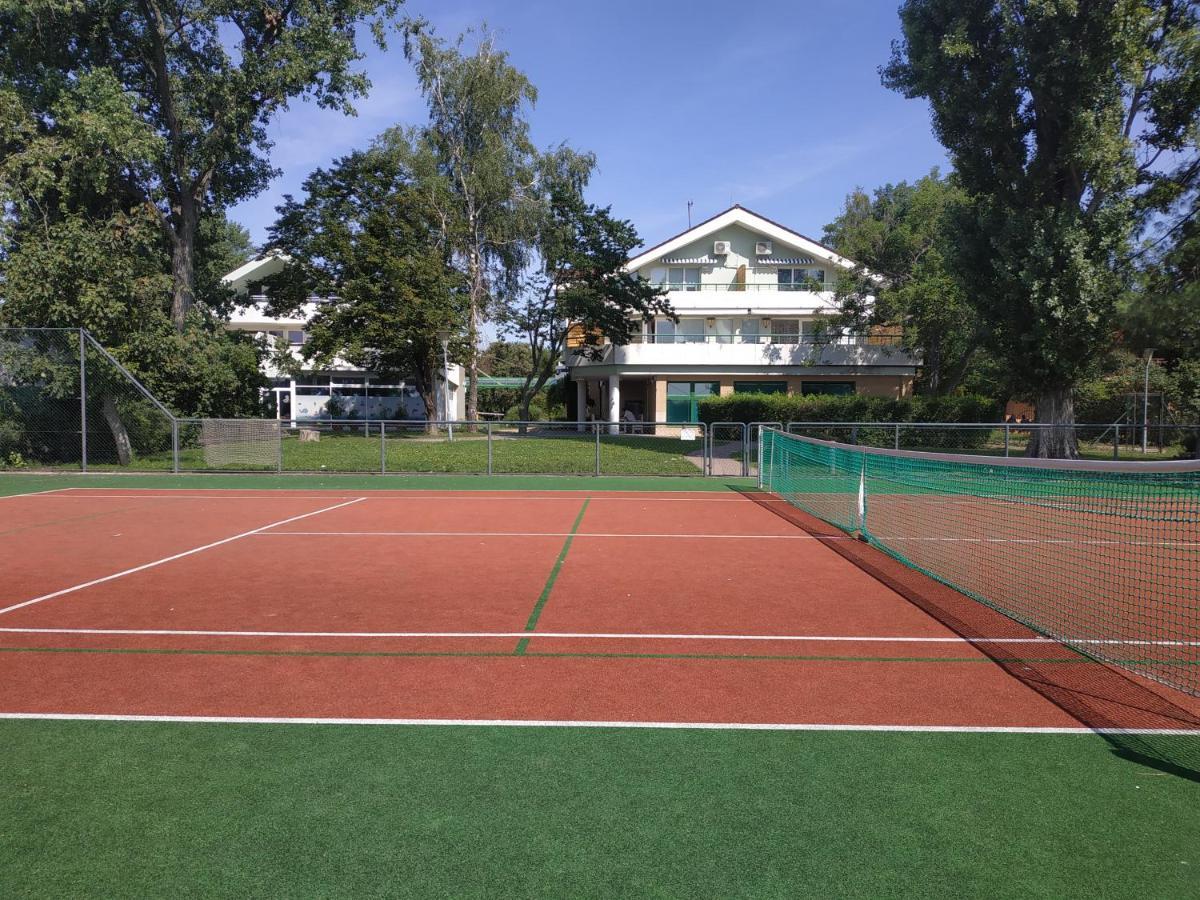 Hotel Zatoka Senec